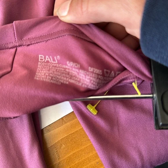 Bali size small leggings purple women’s - Picture 4 of 4
